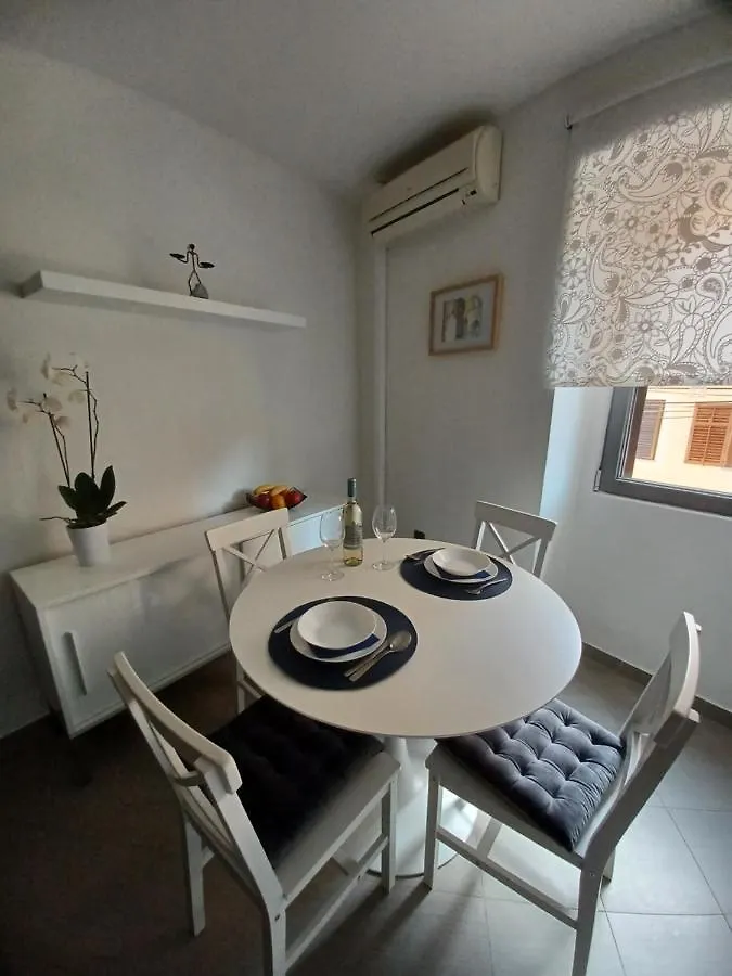 Apartment Davorin Center Pula 0*,  Croatia